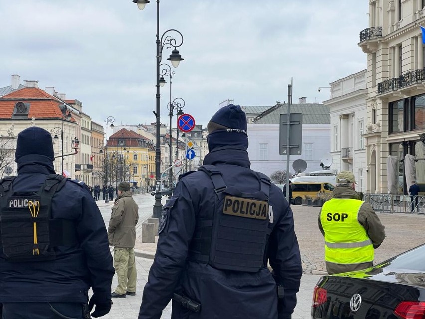 Zełenski w Warszawie. Zablokowane miasto, utrudnienia i objazdy. Tak wygląda "Twierdza Warszawa"