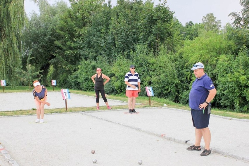 Marsz nordic walking i turniej w bule - żorzanie lubią taką rekreację [ZDJĘCIA]