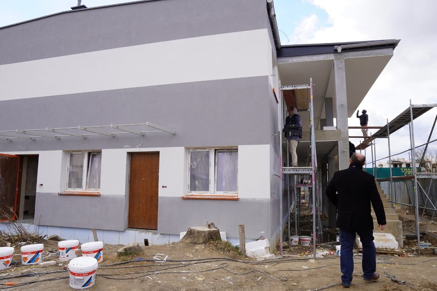 Mieszkania socjalne przy ul. Kopernika 13 w Oleśnicy mają być gotowe pod koniec lata