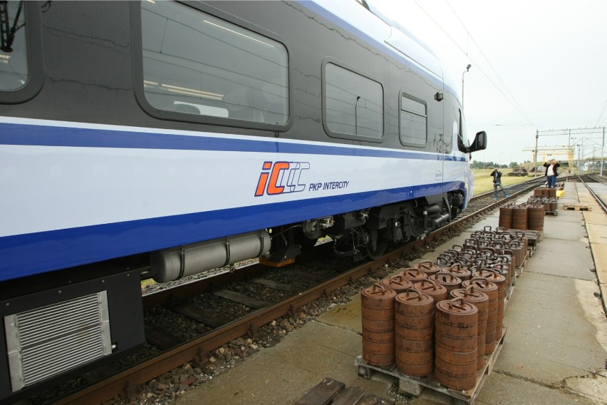 Testy pociągu PesaDART na torze w Żmigrodzie
