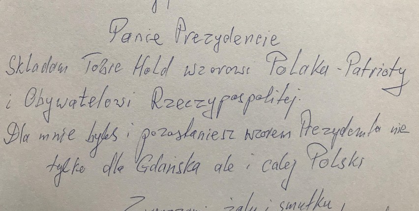 Wpisy tyszan do księgi kondolencyjnej dla rodziny śp. Pawła...