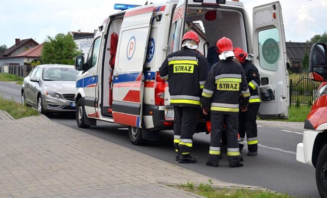 10-latka z obrażeniami ciała została odwieziona karetką pogotowia ratunkowego do szpitala im. Jurasza w Bydgoszczy.