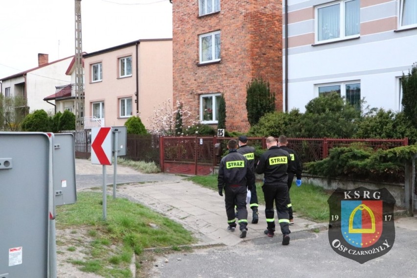 W gminie Czarnożyły strażacy dostarczają maseczki mieszkańcom FOTO