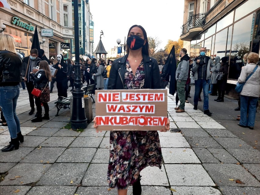 Przeciwnicy zaostrzenia prawa aborcyjnego demonstrują w...