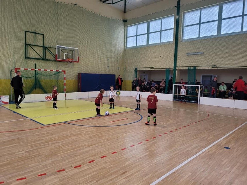 Juniorzy Kaszubii Kościerzyna wzięli udział w turnieju piłkarskim dla rocznika 2015 w Studzienicach
