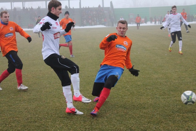 W trakcie przygotowań do rundy wiosennej Calisia Kalisz grała m.in. z Widzewem Łódź. Mecz zakończył się wygraną łodzian 2:0