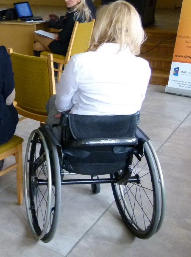 Na studia, protezę czy wózek. Niepełnosprawni z powiatu sieradzkiego mogą starać się o wsparcie