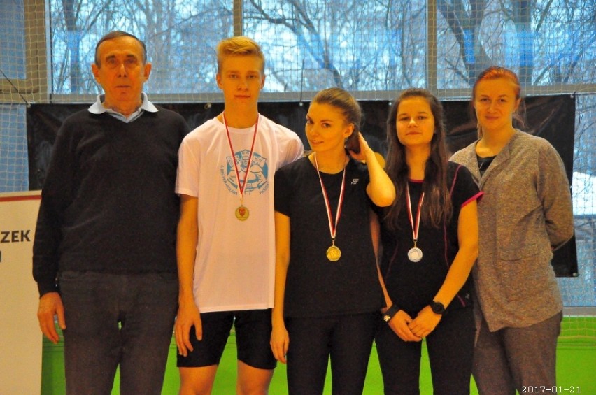 Lekkoatleci LKS-u OSiR Pleszew na halowych mistrzostwach w Kaliszu