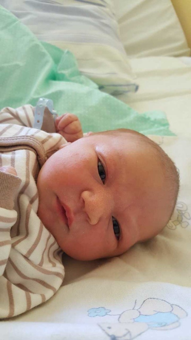 Helena Korneluk urodziła się 20.04.2018 (3300g/ 53cm)