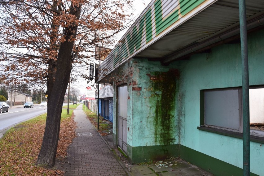 Burzą stare pawilony przy ul. Głowackiego w Wieluniu ZDJĘCIA