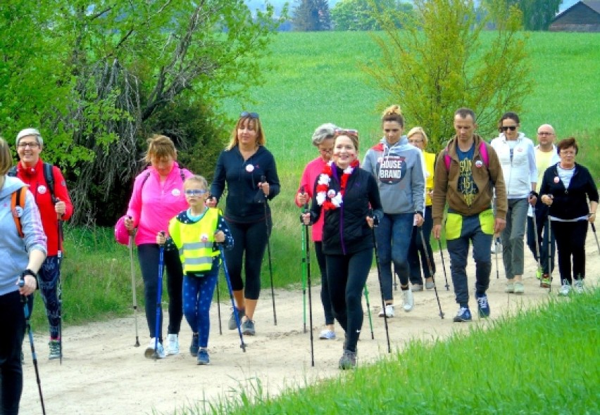 Kiszewski Marsz Flagi "Nordic Walking w Barwach Narodowych" [ZDJĘCIA]