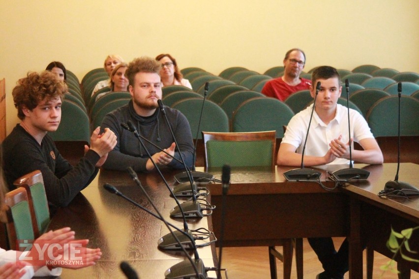 Uroczysta sesja nowo wybranej Młodzieżowej Rady Miejskiej w Krotoszynie [ZDJĘCIA]                       