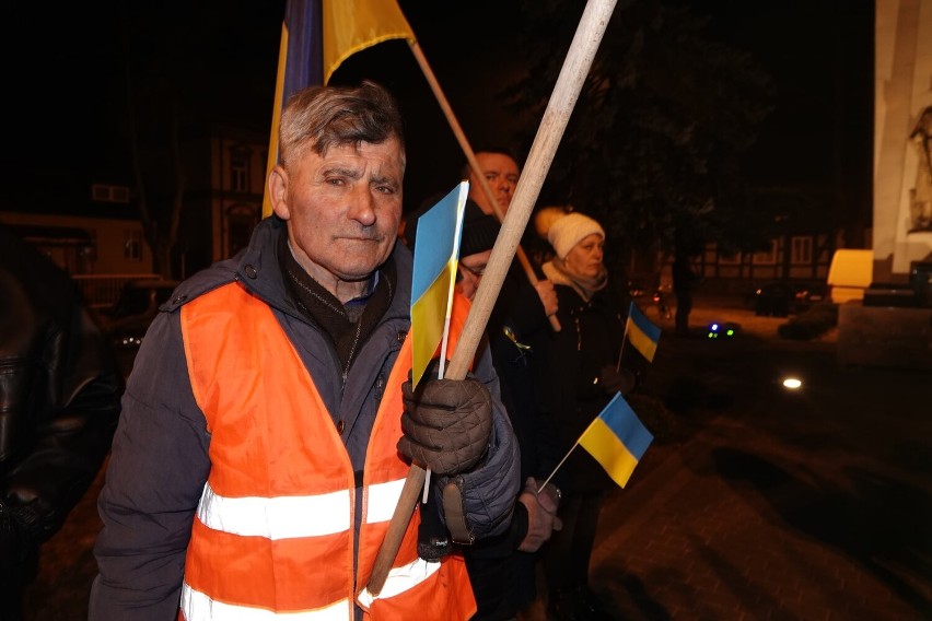 Wiec poparcia dla Ukrainy. Frekwencja dopisała w Łobżenicy [ZOBACZ ZDJĘCIA]