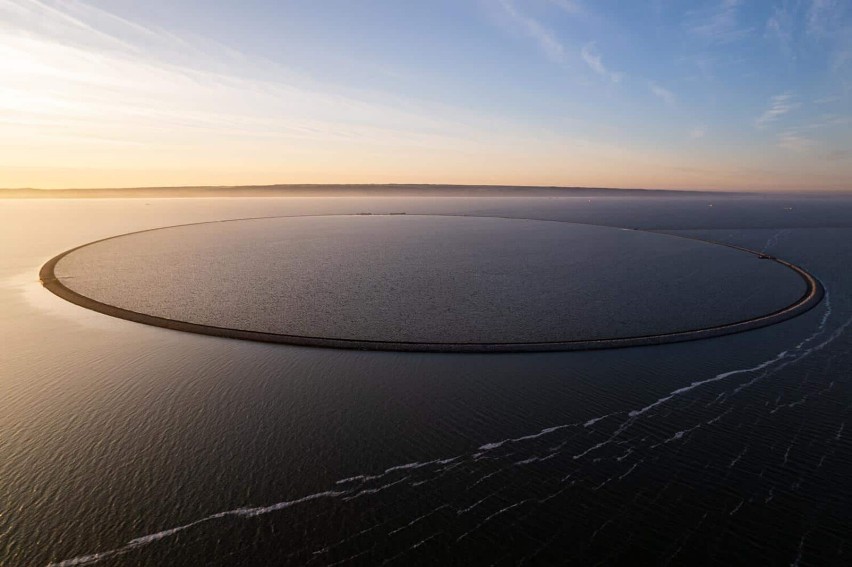 Wyspa Estyjska na Zalewie Wiślanym wciąż w budowie. Wkrótce zapełni ją urobek z pogłębianych torów wodnych