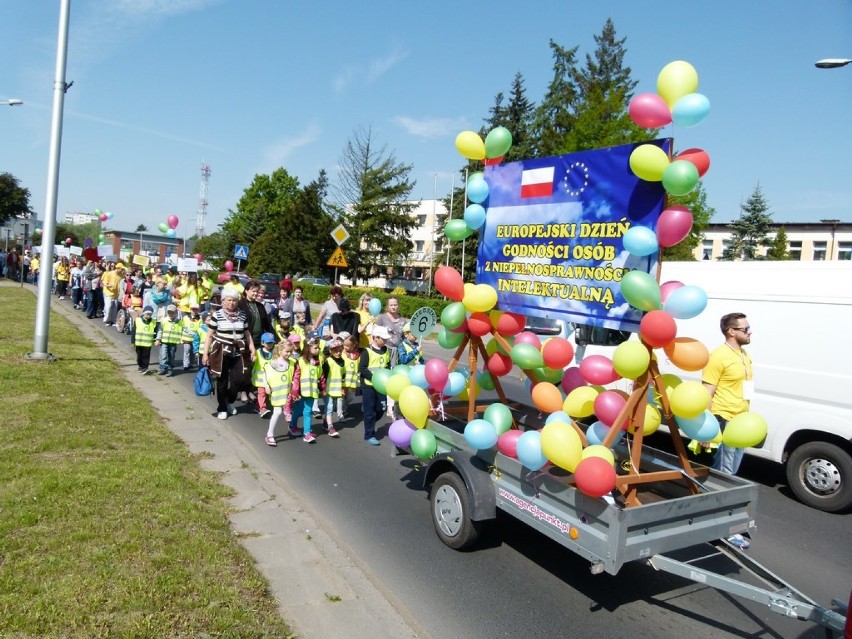 Dzień Godności Niepełnosprawnych w Sieradzu. Był marsz,...