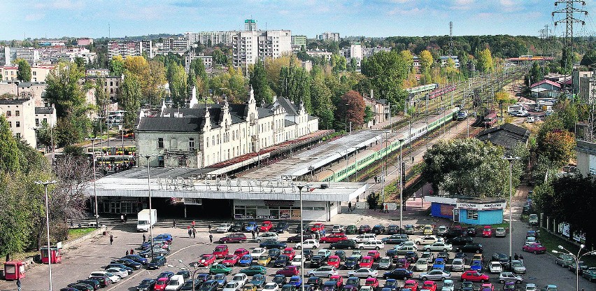 Dworzec Łódź Fabryczna. Pamiętacie jak wyglądał przed remontem? [ZDJĘCIA ARCHIWALNE]