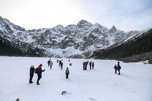 Obecnie nawet szlak prowadzący nad Morskie Oko jest zagrożony lawinami