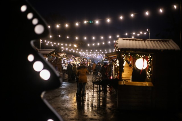 Poznań Ice Festival po raz pierwszy nie odbywa się na płycie Starego Rynku. W tym roku towarzyszy jarmarkowi świątecznemu przy Arenie.

Zobacz zdjęcia -->