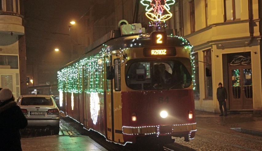 Koncert Grudziądzkiej Orkiestry Dętej w tramwaju linii nr 2