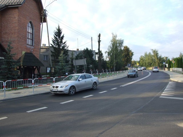 W ramach projektu wzmocnienia roli szlaku bursztynowego przebudowano m.in. ulicę Joanny Żubr w Wieluniu. Przetarg, który odbył się w 2010 r., wygrała firma PHU Larix z Lublińca