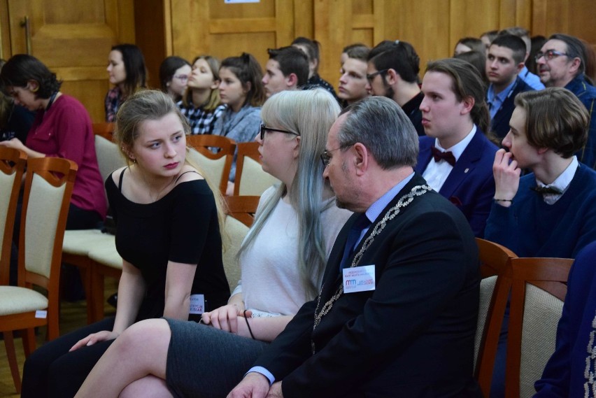 Kongres młodzieżowych radnych w Malborku. Przyjechała młodzież z 30 miast Polski