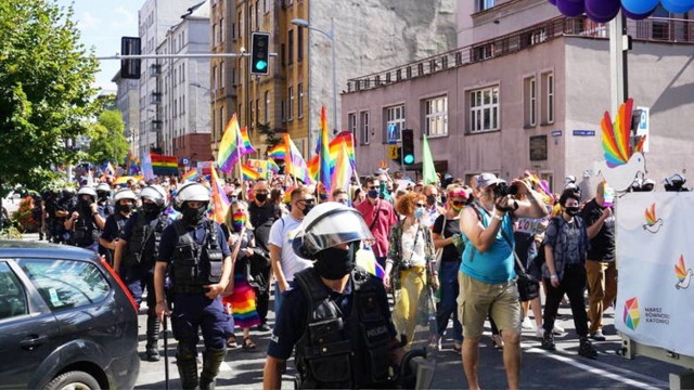 IV Marsz Równości w Katowicach przeszedł ulicami miasta w sobotę 5 września.

Zobacz kolejne zdjęcia. Przesuwaj zdjęcia w prawo - naciśnij strzałkę lub przycisk NASTĘPNE