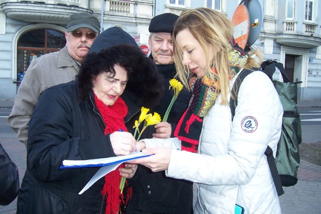 Nowoczesna zbiera w Kaliszu podpisy pod petycją w obronie konstytucji