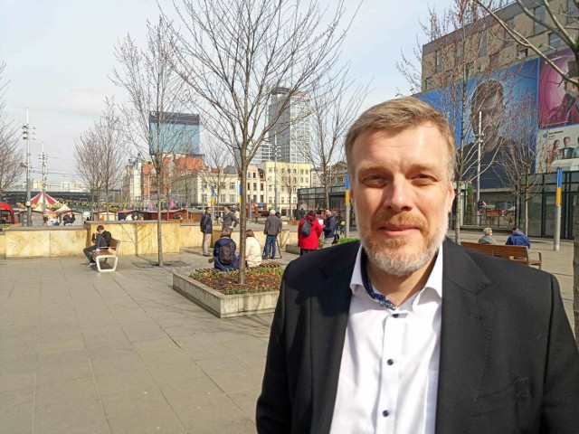 Adrian Zandberg w Katowicach wspierał lewicowych działaczy na liście Polski 2050.