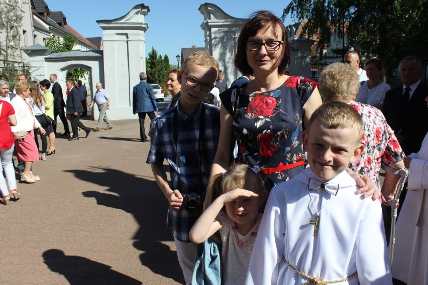 Pierwsza Komunia Święta w kościele pw. NMP Wniebowziętej w Zbąszyniu. Niedziela 13 maja 2018