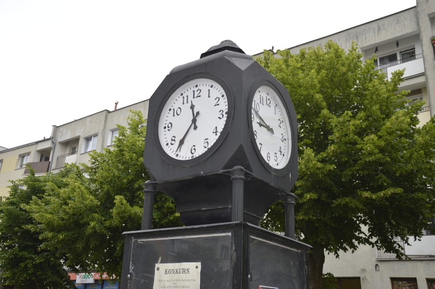 Zepsuty zegar na Placu Wolności