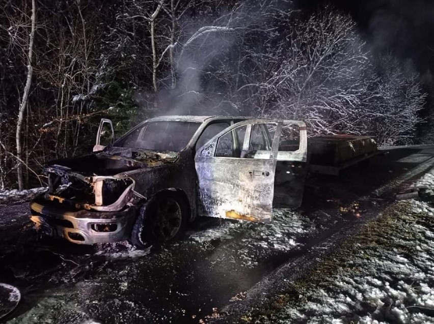 Na drodze w Borownicy koło Birczy w powiecie przemyskim spłonął samochód [ZDJĘCIA]