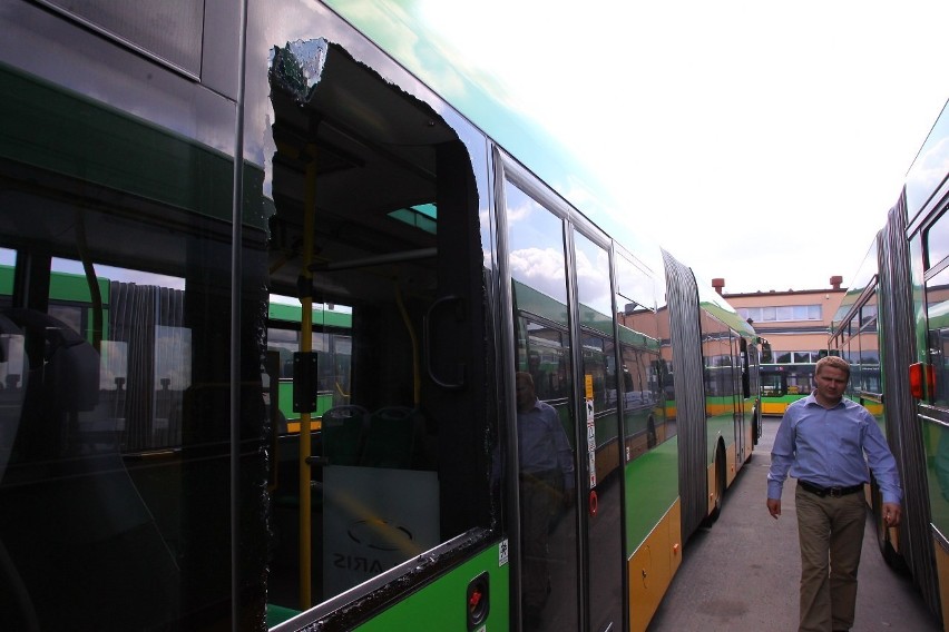 Ostrzelany autobus w Poznaniu
