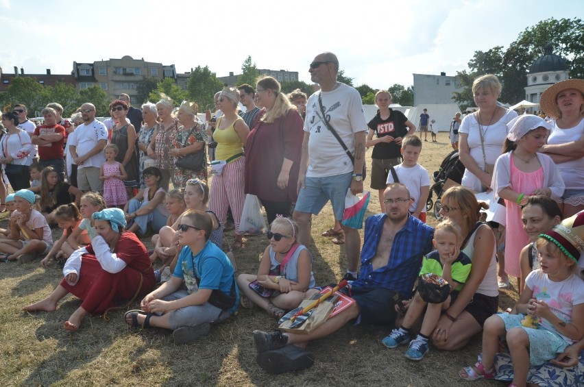 Gniezno: Koronacja Królewska 2019. Wesołe zaślubiny na zakończenie dwudniowej imprezy [FOTO, FILM]