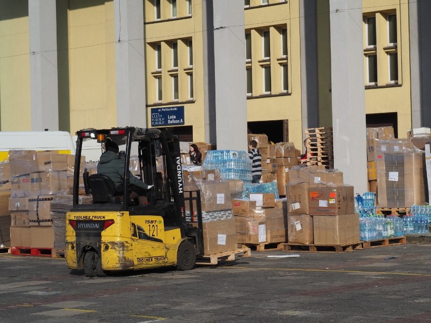 25 tirów z darami z Łodzi już we Lwowie i Kijowie. Rozpoczyna się transport darów do partnerskiej Odessy!