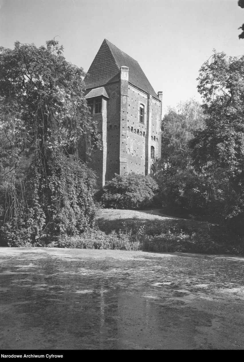 Wieża zwana Basztą Halszki w Szamotułach (1918 - 1939)