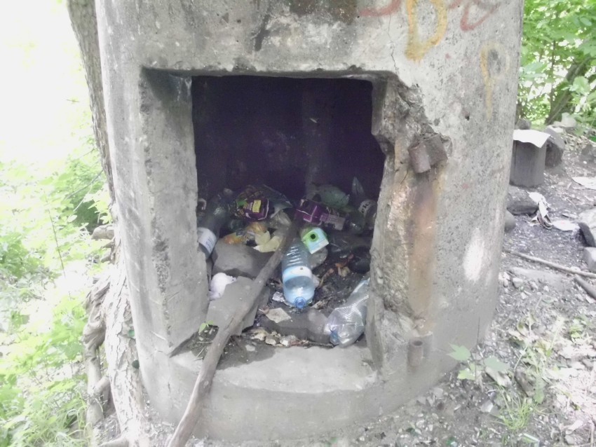 Sosnowieckie bunkry stały się betonowymi kubłami na śmieci [ZDJĘCIA]