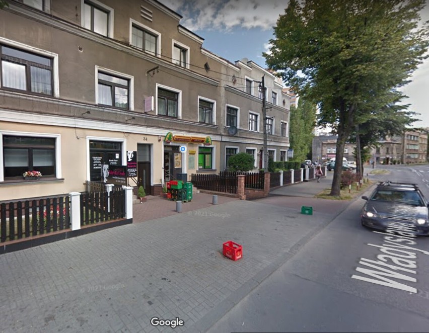 Pobicie przed sklepem Żabka w Bielsku-Białej. Zaatakował 18-latka. Rozpoznajesz podejrzanego?