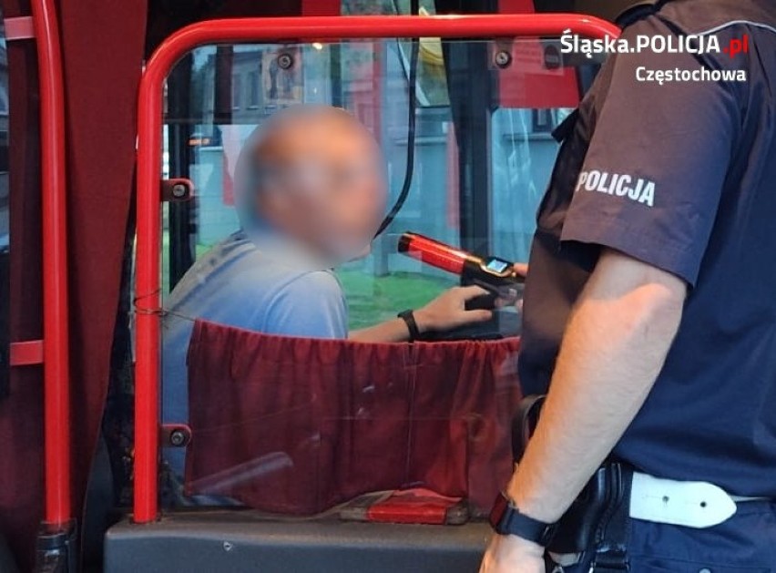 "Podróżuj bezpieczniie" - wakacyjna akcja częstochowskiej policji ZDJĘCIA
