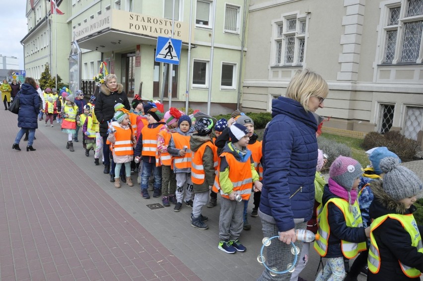 Nowy Tomyśl: Przedszkolaki ze Słoneczka powitały wiosnę