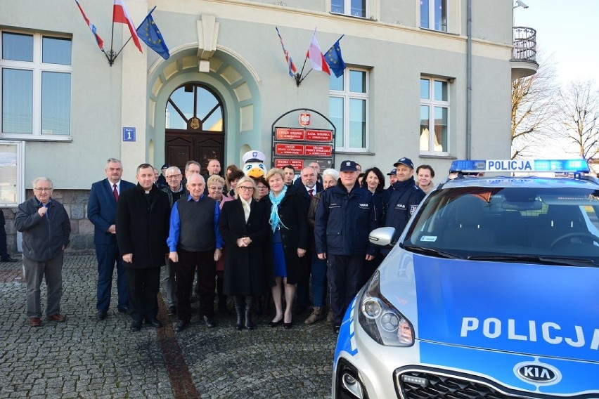 KPP Stargard. Nowocześnie wyposażona, 170-konna kia sportage, trafiła do policjantów z Dobrzan. Kosztowała ponad 100 000 złotych