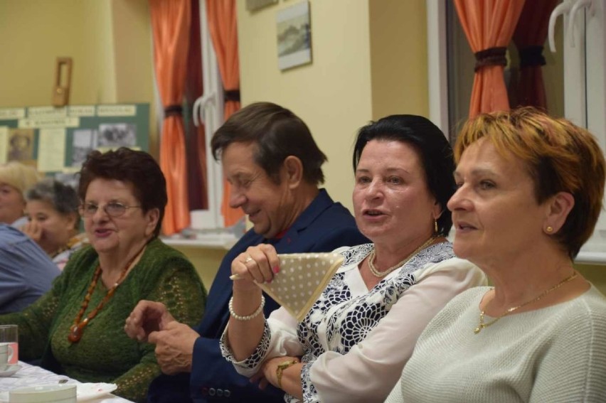 W Wagowie Sołtys wspólnie z Radą Sołecka zorganizowali „Dzień Seniora”. Zobacz jak wyglądało spotkanie w świetlicy 