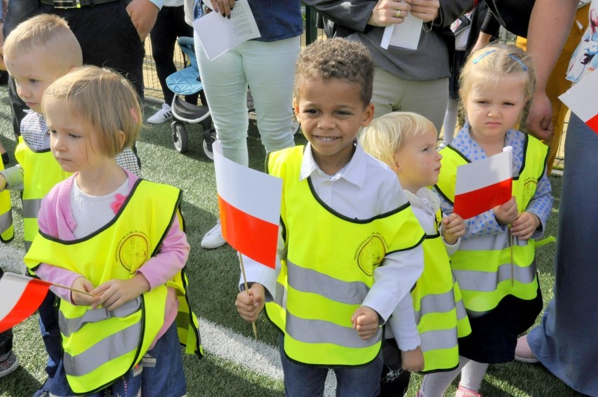 Przedszkolacy i mieszkańcy Roju świętowali rocznicę wyboru Jana Pawła II na papieża [ZDJĘCIA]