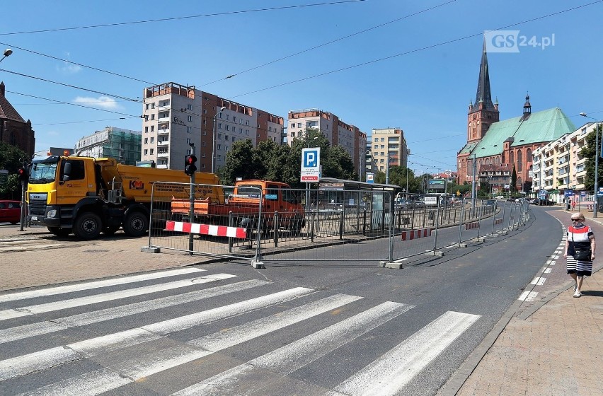 Pierwszy dzień zmian na Wyszyńskiego i korki nawet w weekend. Kierowcy (w większości) wściekli