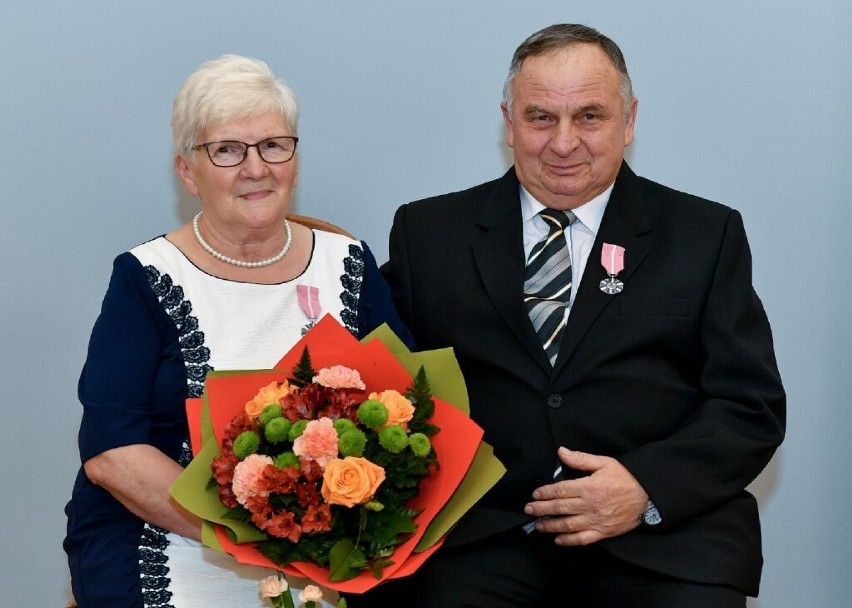 Kolejne małżeństwa z Puław i okolic odebrały medale za długoletnie pożycie (Zdjęcia)