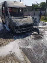 Z REGIONU. W odległości kilku kilometrów spłonął bus i zapalił się kombajn ZDJĘCIA