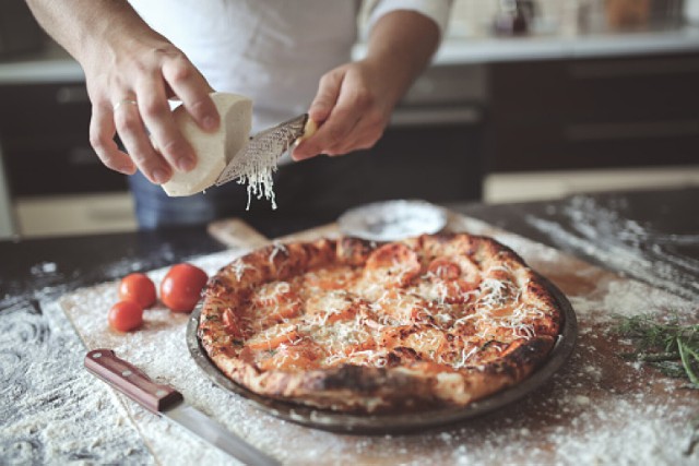 Gdzie według internautów zjemy smaczną pizzę w Nowym Sączu? Kliknij w przycisk „zobacz galerię” i przesuwaj zdjęcia w prawo - naciśnij strzałkę lub przycisk NASTĘPNE