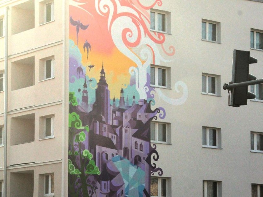 Bajkowy mural już zdobi centrum Kielc. Niedługo będzie podświetlony