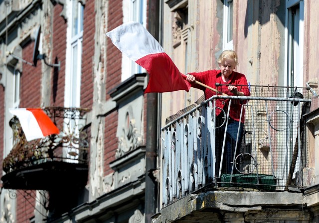 2 maja to Dzień Flagi Rzeczypospolitej Polskiej. Zobaczcie biało-czerwone na zdjęciach z Przemyśla.

Zobacz też: Święto Flagi w Polsce. Symboliczne obchody w czasie pandemii
