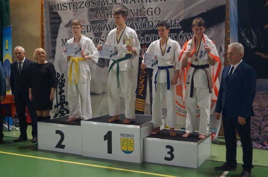 Medale zawodników Inowrocławskiego Klubu Kyokushin [zdjęcia]