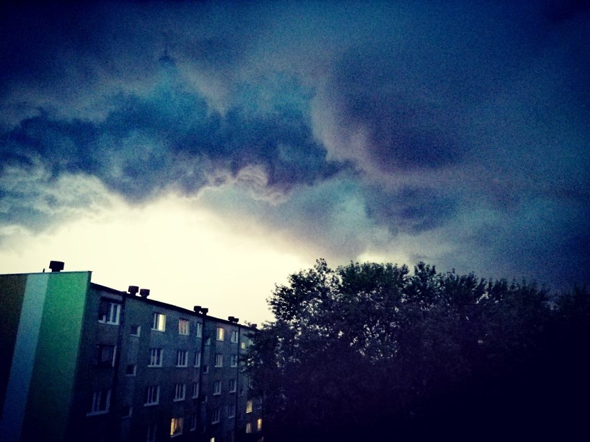 Sobotnia burza nad Tomaszowem Mazowieckim i regionem na zdjęciach naszych Czytelników [FOTO]